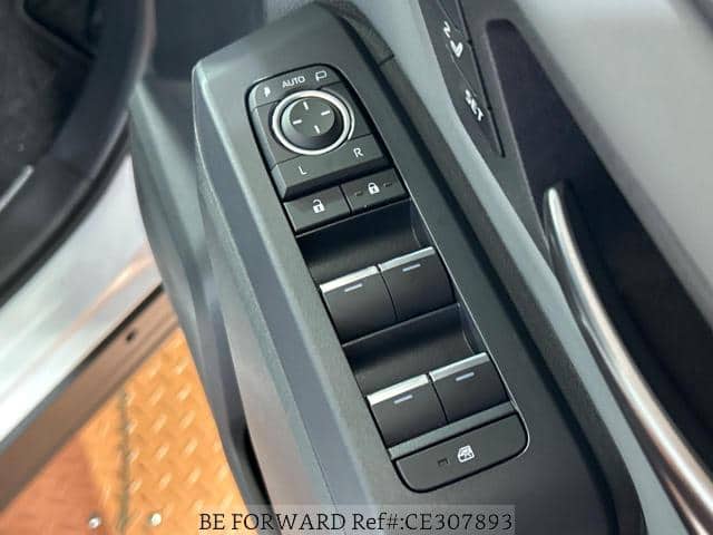 2026 Toyota RAV4 — Photo 4