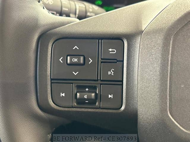 2026 Toyota RAV4 — Photo 11