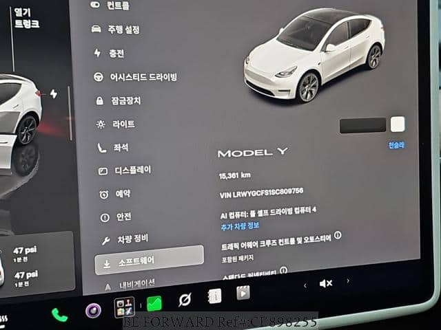 2025 Tesla Model Y — Photo 6