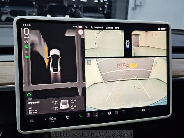 2025 Tesla Model Y — Photo 14