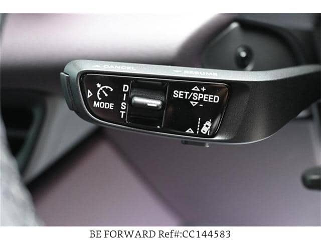 2025 Porsche MACAN — Photo 9