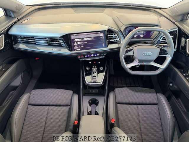 2024 Audi Q4 e-tron — Photo 2